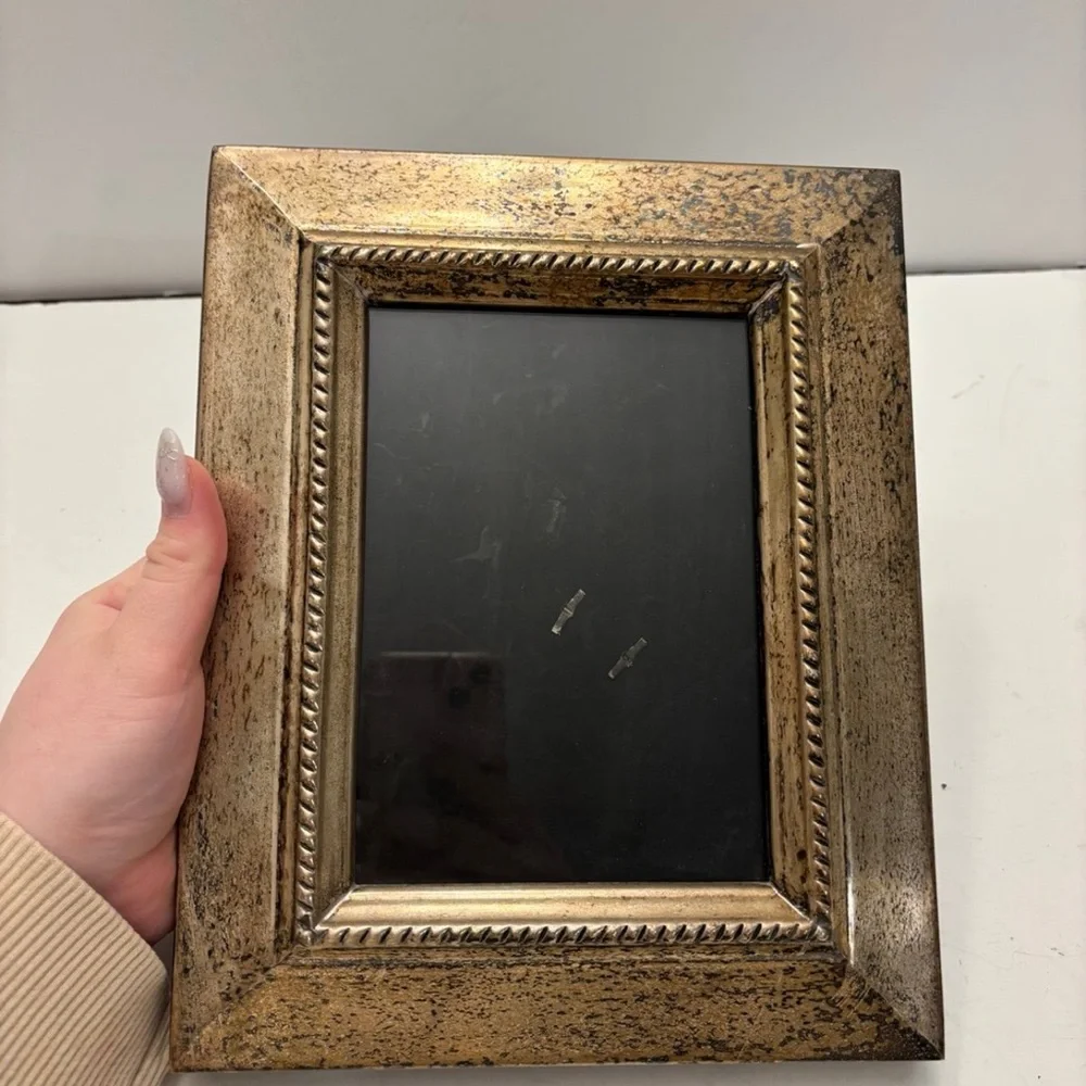 Pottery barn picture frame hold 5” x 7” picture